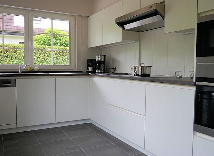 Villa 't mezennestje, charmantes Ferienhaus in Oostduinkerke, belgische Kueste, umgeben von gruener Natur.