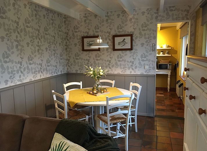 Gemuetliches Dachgeschosszimmer im Ferienhaus Windekind, De Panne, belgische Kueste, mit gemuetlichem Schlafplatz und Holzinterieur fuer einen entspannten Aufenthalt.