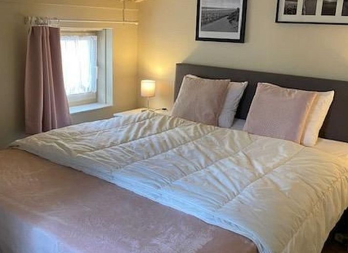 Strandblick im Ferienhaus mit Pool in De Panne, belgische Kueste, mit Meer und Strandhaeusern fuer einen entspannten Urlaub.