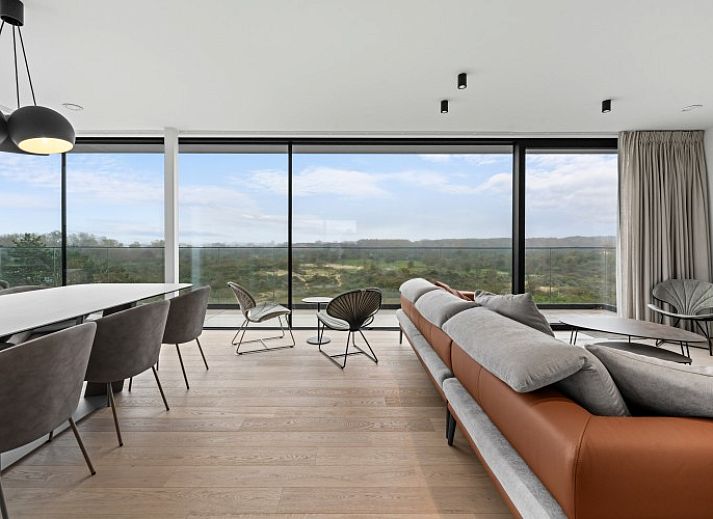 Penthouse 'Ter Elst' in De Panne, Belgian coast: Luxury apartment with panoramic views of nature from the modern living space.