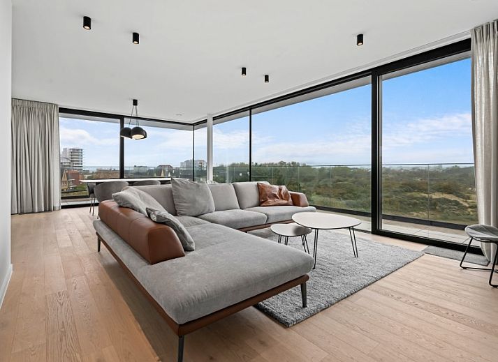 Modern kitchen in Penthouse 'Ter Elst', a luxury apartment in De Panne on the Belgian coast with a view of the city.