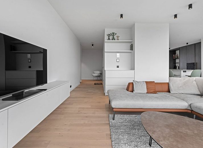 Modern kitchen in Penthouse 'Ter Elst', a luxury apartment in De Panne on the Belgian coast with a view of the city.