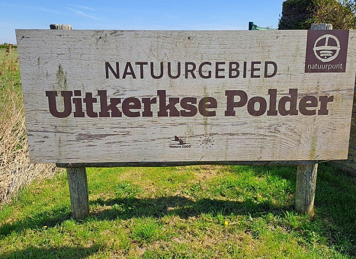 Gezellige zithoek in Vakantieverblijf Wenduine, stacaravan in Wenduine, Belgische kust, met comfortabele banken.