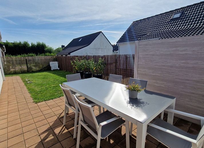 Vissershuisje 89 in Wenduine, rustieke vakantieaccommodatie met ruime tuin aan de Belgische kust.