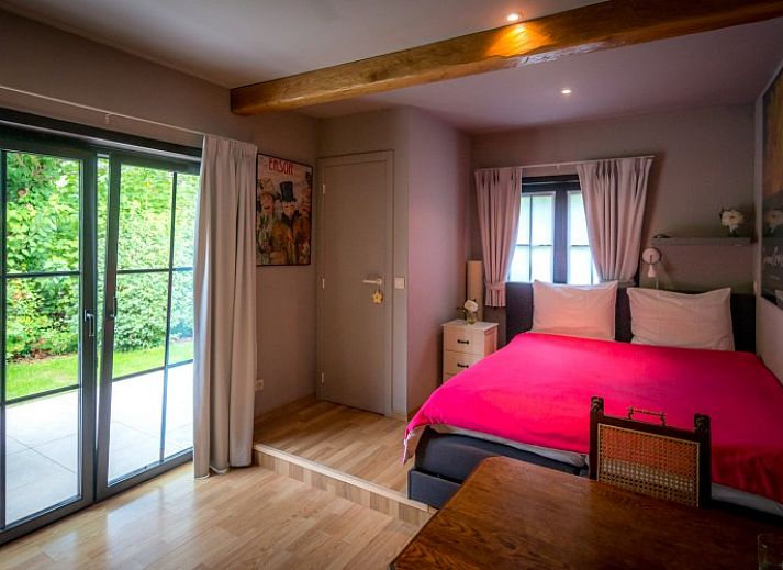 Access road to B & B YACA, a serene bed and breakfast in De Haan, Belgian coast.