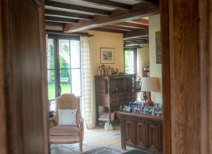 Access road to B & B YACA, a serene bed and breakfast in De Haan, Belgian coast.