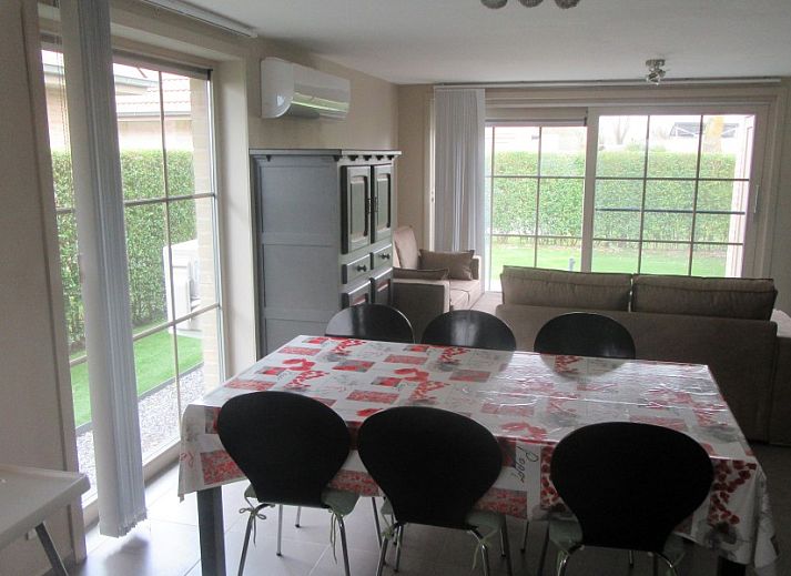 Terrasse des Ferienhauses Walhofpark 13 in Adinkerke-De Panne, belgische Kueste.