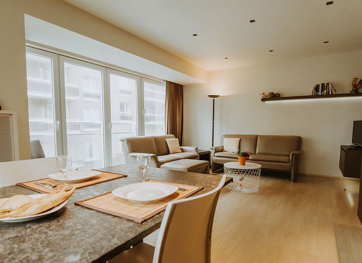 Stylish dining space in Apartment Goethe, De Haan, Belgian coast. Enjoy a modern indoor space close to the beach.