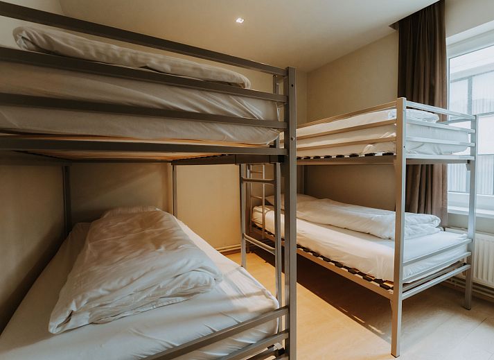 Modern bathroom in Apartment Goethe close to the beach in De Haan, Belgian coast, with stylish shower and comfortable space.