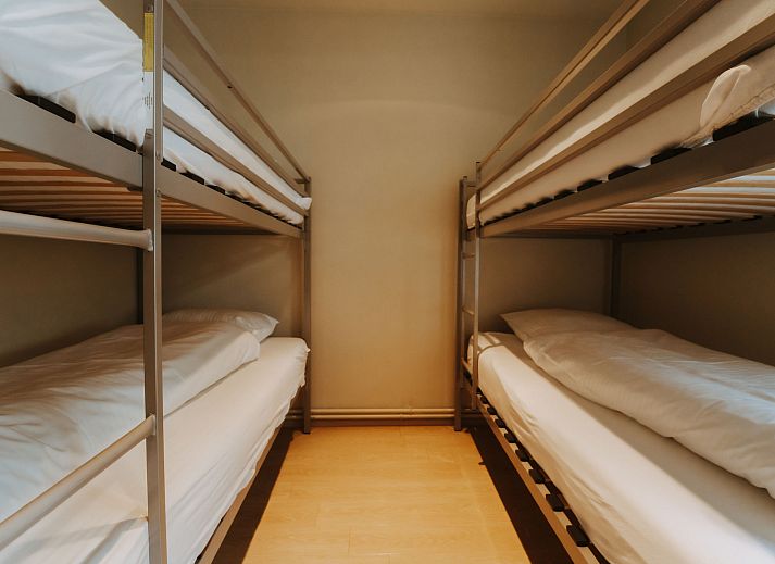 Modern bathroom in Apartment Goethe close to the beach in De Haan, Belgian coast, with stylish shower and comfortable space.