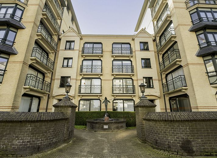Moderne keuken in Appartement Flipper nabij het strand in De Haan, Belgische kust, ideaal voor een comfortabel verblijf.