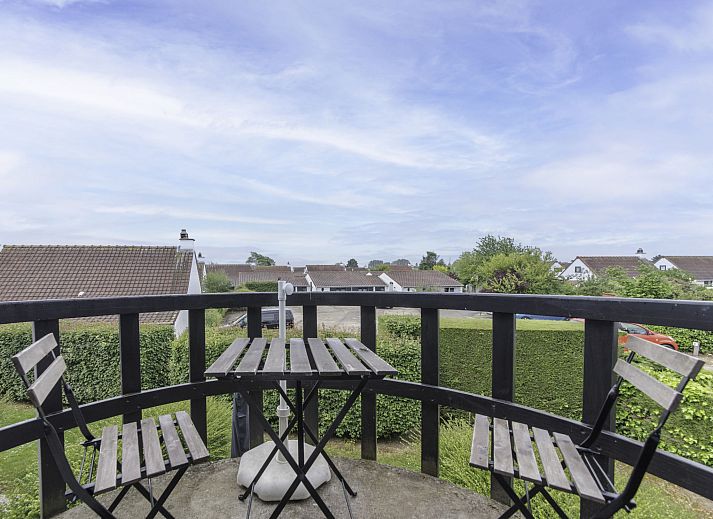 Appartement La Bella Vita in De Haan, Belgische kust biedt comfortabele accommodaties met privebalkons en een gedeeld zwembad.