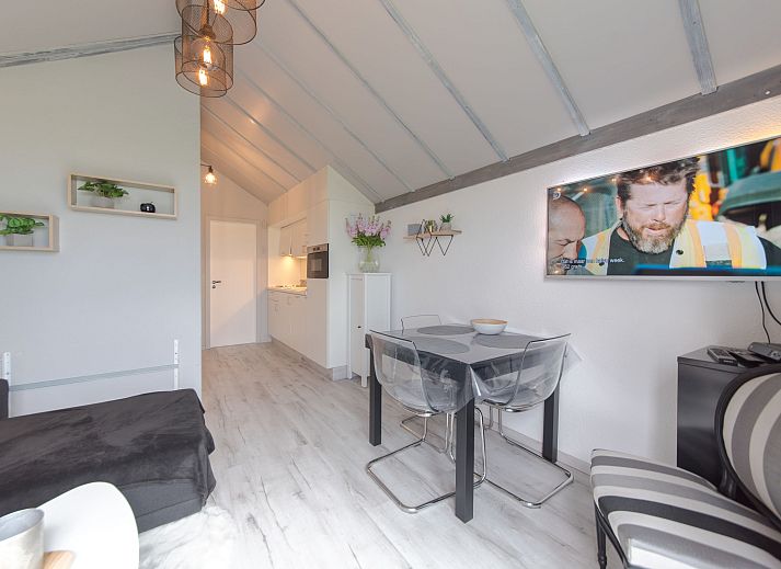 Appartement La Bella Vita in De Haan, Belgische kust biedt comfortabele accommodaties met privebalkons en een gedeeld zwembad.