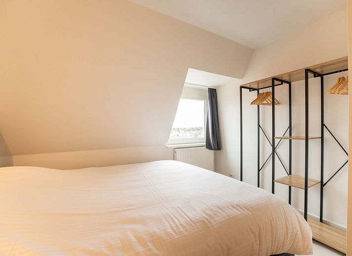Moderne keuken in Appartement Koekoeksnest Penthouse at the beach, gelegen in De Haan aan de Belgische kust, ideaal voor een comfortabel verblijf.