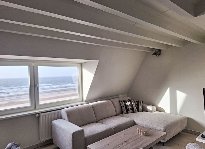 Comfortabele slaapkamer in Appartement Koekoeksnest Penthouse at the beach, De Haan, Belgische kust, ideaal voor ontspanning aan zee.