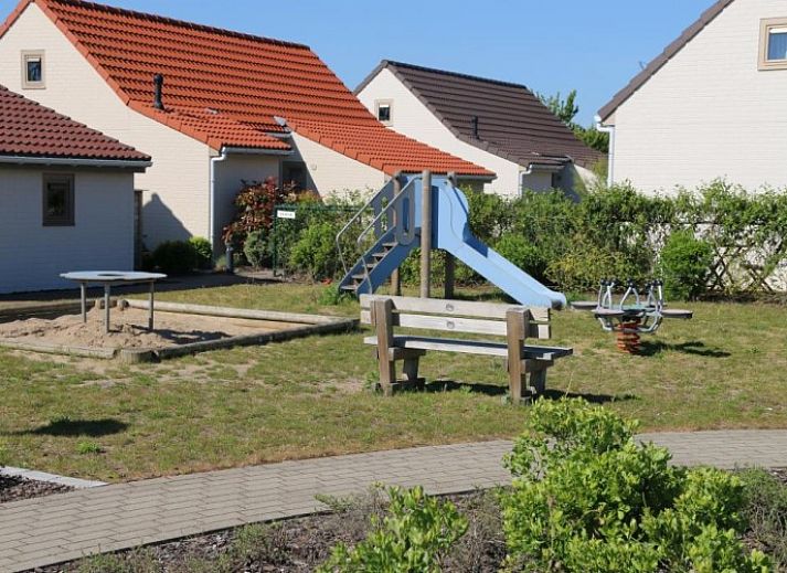 Garten in der gruenen Umgebung von Cottage 13 Dune Golf, Oostduinkerke, belgische Kueste, Ferienhaus.