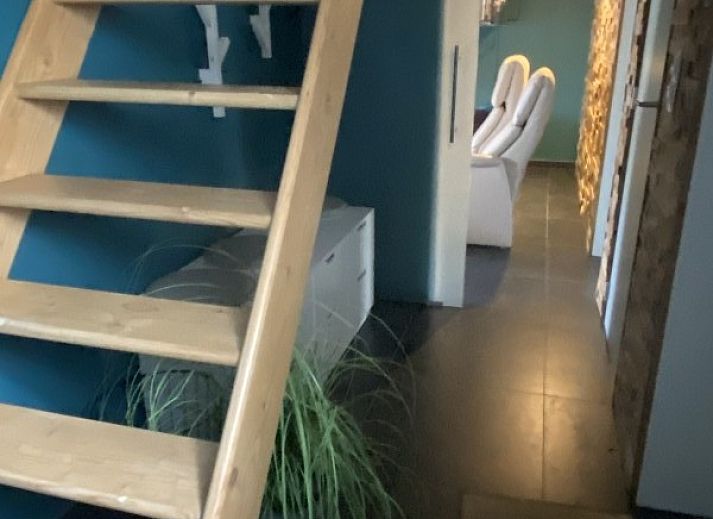 Esszimmer mit moderner Einrichtung in Ferienhaus 13 Dune Golf, Oostduinkerke, belgische Kueste, Ferienhaus.