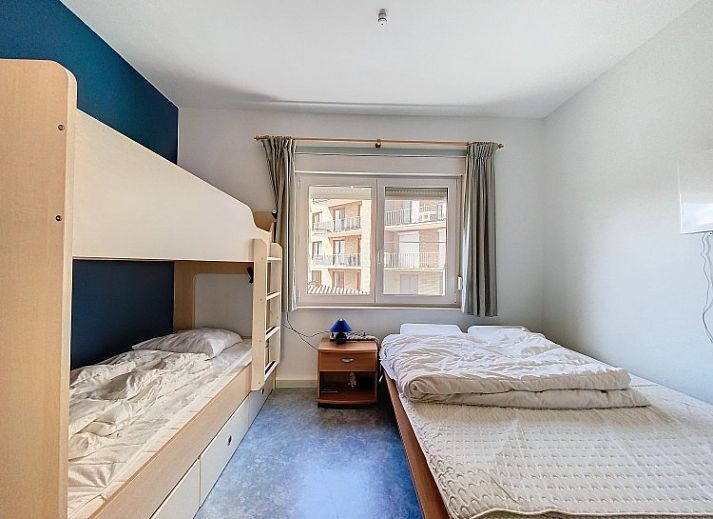 Gezellige zithoek en eetruimte in Louvain Plage vakantiehuis, Koksijde-bad, Belgie.