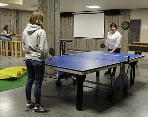Tafeltennis en spelruimte in 't Amusement vakantiehuis, Ieper.