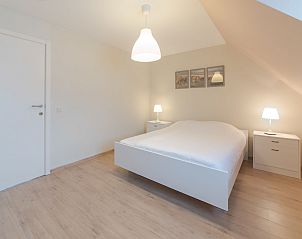 Attraktives Schlafzimmer im Ferienhaus Dagmar mit Parkplatz, gelegen in De Haan, Westflandern, Belgien. Komfortable und moderne Unterkunft.