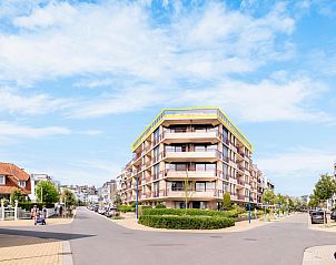 La Bohme fifth vacation home in Koksijde, West Flanders offers stunning views of the surrounding area and a sunny location.