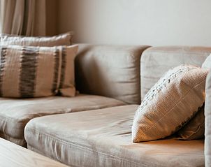 Gemtlicher Essbereich im zweiten Ferienhaus von Wallace, Koksijde, Westflandern. Moderne Kche und stilvolle Einrichtung fr einen entspannten Aufenthalt.