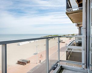 Blick vom Balkon des Ferienhauses Aan de Dijk fourth in Koksijde, Westflandern, mit schnem Strand- und Meerblick.