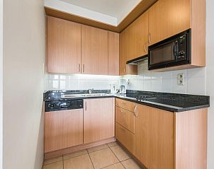 Moderne Kche im Ferienhaus Paco third, Koksijde, Westflandern, perfekt fr einen komfortablen Aufenthalt an der belgischen Kste.