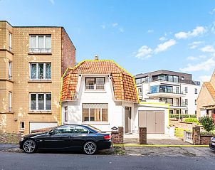 Vakantiehuis Ensemble in Koksijde, West-Vlaanderen, met charmante voorgevel en rustige straat, ideaal voor een ontspannen verblijf.