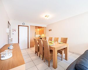 Gemtliches Esszimmer im Ferienhaus Pablito Premier, Koksijde, Belgien, mit stilvoller Einrichtung und angenehmer Atmosphre.