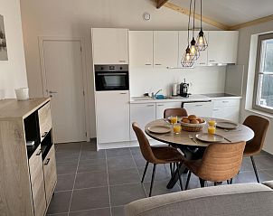 Gemtliche Kche und Essbereich im Ferienhaus Westhinder I H95, Koksijde, Westflandern, ideal fr einen entspannten Aufenthalt.