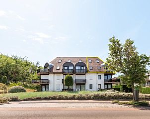 Vakantiehuis Donny in De Panne, West-Vlaanderen, biedt een charmant verblijf met uitzicht op de groene omgeving en moderne architectuur.