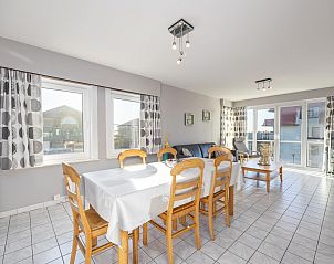 Helles Wohnzimmer im Green Garden Block 1 - 0204, Ferienhaus in Middelkerke, Westflandern, mit moderner Einrichtung und groem Balkon.