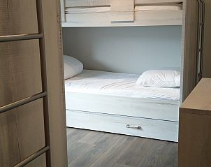 Gezellige kinderkamer met stapelbed in Vakantiehuis Alegria, Westende, Belgi.