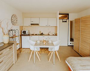 Cozy kitchen and dining area in Apartment Seastar, Bredene, West Flanders. Perfect vacation apartment for a relaxing stay.
