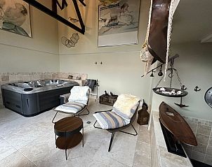 Ontspan in de luxe wellnessruimte van Vakantiehuis Einzigartiger Wellness-Bauernhof in Wichelen, Oost-Vlaanderen. Geniet van ultiem comfort.