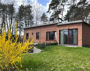 Vakantiehuisje in Geel, Winkelomheide, omringd door natuur met een ruime tuin en moderne architectuur in Antwerpen, Belgi.