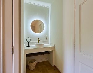 Stylish sink in Villa Bosrijk, vacation accommodation in Lommel, with modern design.