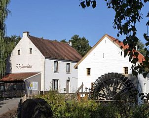 Moderne Kche im Ferienhaus in Maaseik, Limburg, Belgien. Genieen Sie Komfort und Funktionalitt in diesem gemtlichen Ferienhaus.