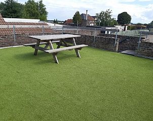 Ruime douche in badkamer van Aan Maas & Grens vakantiehuis in Kinrooi, Limburg, Belgi.