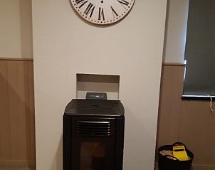 Compacte badkamer met moderne voorzieningen in Aan Maas & Grens vakantiehuis in Kinrooi, Limburg, Belgi.