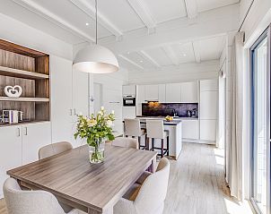 Cozy kitchen and dining area in Mooi Zutendaal 4-person villa, vacation home in Zutendaal, Limburg, Belgium.