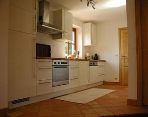 Guest house 060422 - Holiday property Liege - Vakantiehuis am Teich