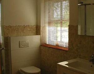 Guest house 060422 - Holiday property Liege - Vakantiehuis am Teich