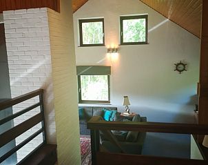 Spacious living room in Sur les thiers cottage, Trou de Bra, Ardennes, with lots of natural light.