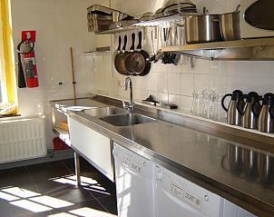Fully equipped kitchen in Maison Del Campo, vacation home in Alle-sur-Semois, Belgium.