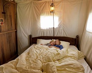 Guest house 083324 - Tent house Namur - Tenthuisje met warme priv�douche naast de tent