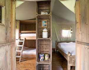 Guest house 083324 - Tent house Namur - Tenthuisje met warme priv�douche naast de tent