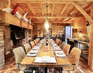 Lora Cosy cottage in Membre, Ardennes, surrounded by green nature and rustic charm, ideal for a relaxing stay.