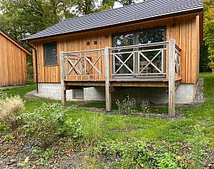 Verblijf 084816 - Vakantiewoning Ardennen (Namen) - Vakantiehuis Modernes Chalet für 4 Personen in einem Waldpa